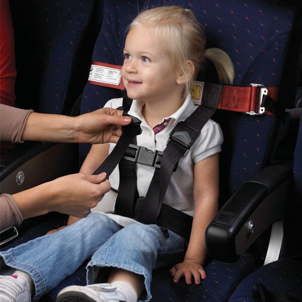 Vermietung: Cares Flugzeuggurt und Babyschalen & Kindersitze mit