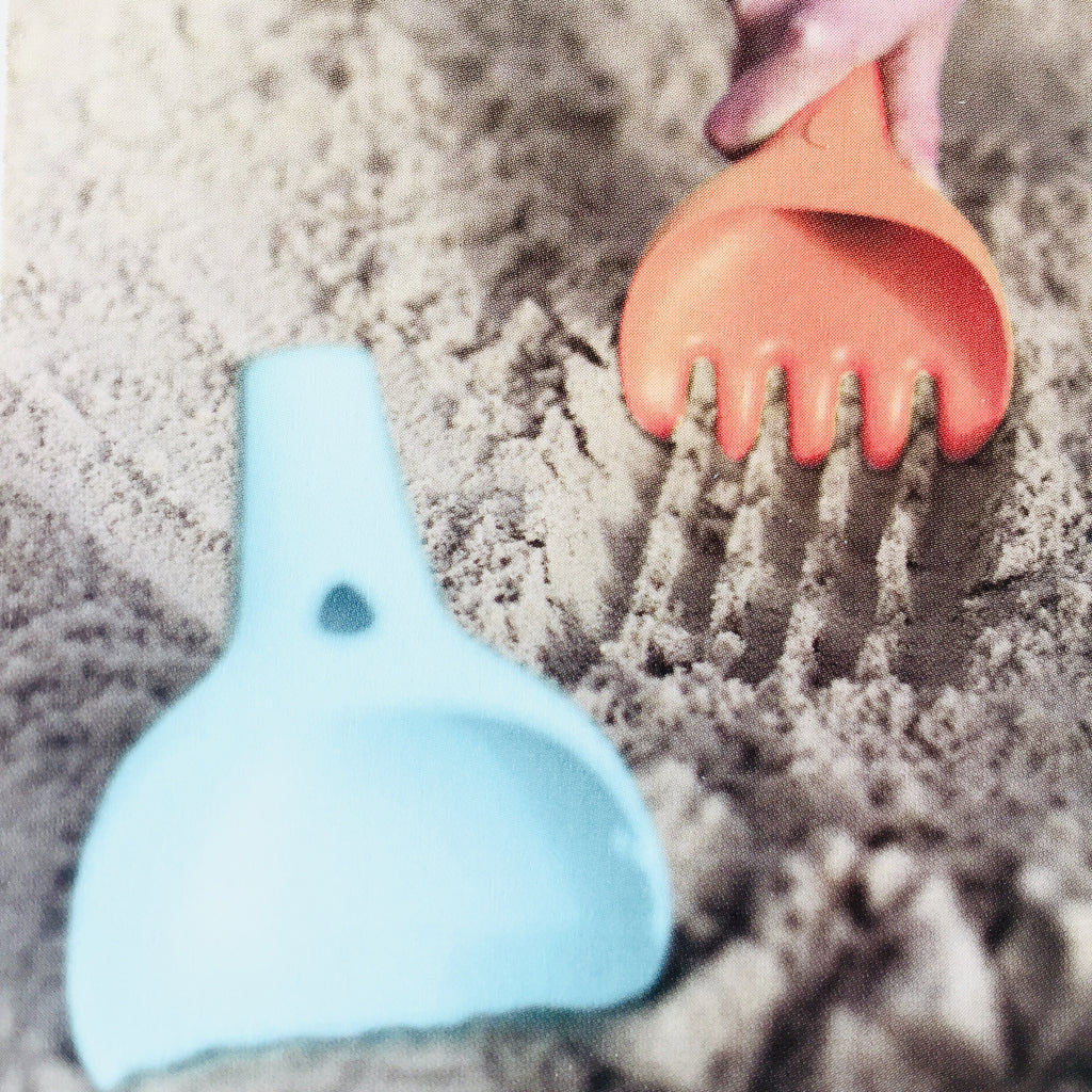 Rechen & Schaufel Sandspielzeug Quut - Mami Poppins